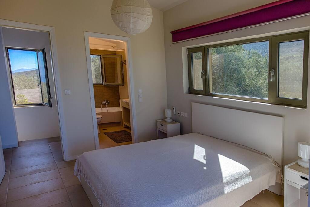 Panoramic View Summerhouse Loukissia Екстериор снимка